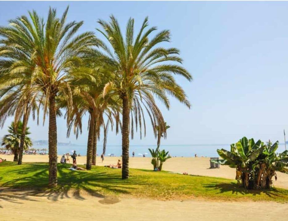 Malagueta 1 Linea De Playa Apartment Malaga Luaran gambar